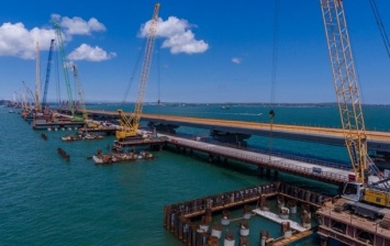 Крымский мост готов на 55 процентов