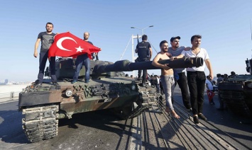 Год попытке переворота в Турции: что это было и что из этого стало
