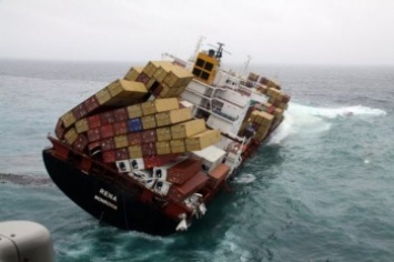 Потери контейнеров в море при перевозках сократились почти вдвое - Всемирный совет судоходства