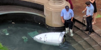 Робот-полицейский утонул в вашингтонском фонтане