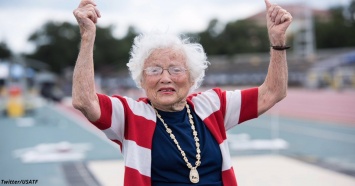 101-летняя бабушка пробежала стометровку за 40 секунд. И это еще не рекорд!