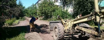 В Мирнограде активно продолжаются ремонтные работы на дорогах