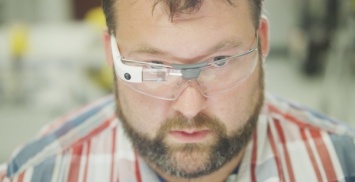 Google выпустил новую версию «умных» очков Glass