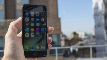 Как потребители относятся к переводу iPhone на OLED-дисплеи?