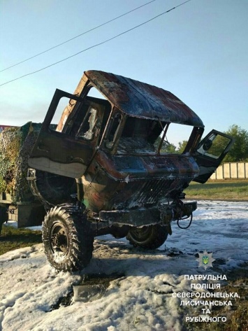 Между Северодонецком и Рубежным на ходу загорелся военный грузовик с людьми в камуфляже (Фото)