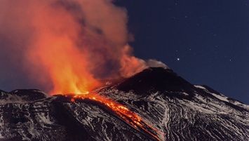 Ученые раскрыли необычную связь между эволюцией жизни и вулканами Земли