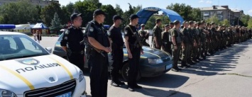 Вечернее патрулирование в Славянске: выявление нарушителей и беседы с гражданами