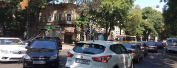 В центре Одессы Мерседес протаранил гостей из Донецка