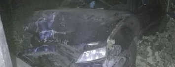 Ночью в Одессе автомобиль протаранил столб, а также пострадал мотоциклист (ФОТО)