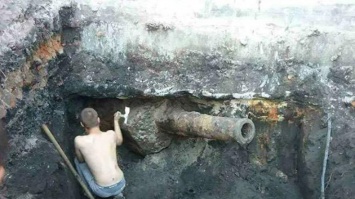 В Хмельницком на стройке нашли пушку советского танка