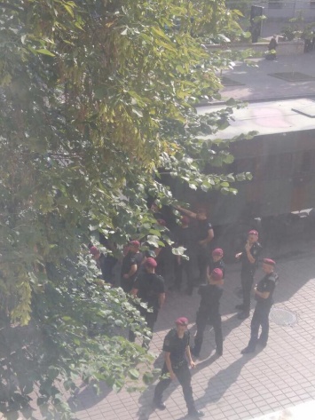 Штаб-квартиру ОУН в Киеве заблокировали силовики