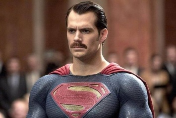"Супермен" Генри Кавилл мог быть с усами