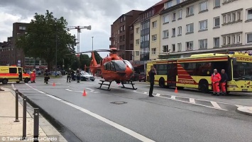 "Заколол троих и кричал Аллах Акбар". Свидетель рассказал о нападении в Гамбурге