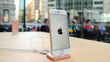 Почему iPhone за 1000 долларов невыгоден самой Apple