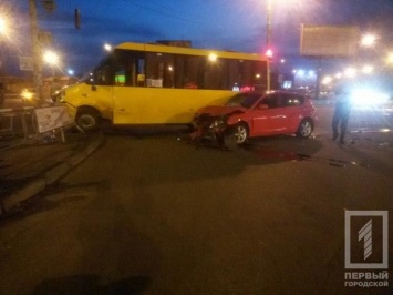 Авария под Днепром: четырех людей госпитализировали с тяжелыми трамвами