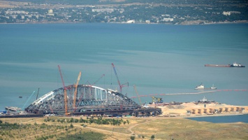 Жители 15 стран написали 2,5 тысячи песен и стихов про мост в Крым