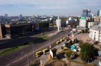 Голая женщина прогулялась по центру Киева. ВИДЕО