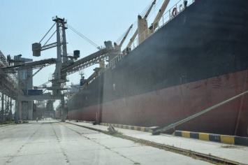«Ника-Тера» увеличила грузооборот на 48% и впервые провела одновременную загрузку двух судов типа Panamax