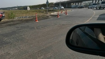 Служба автодорог оптимизирует движение для борьбы с пробками у аэропорта "Симферополь"