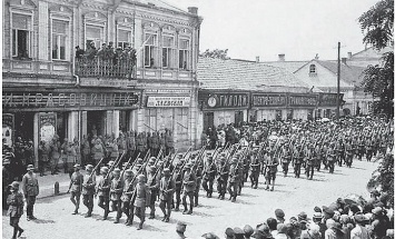 Парад НАТО в Киеве: История повторяется, марионетки так же радовались немцам в 1918