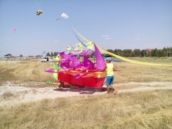 Николаевцы покорили небо над Скадовском на Международном фестивале воздушных змеев