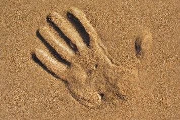 Мужчину насмерть засыпало песком в Черниговской области