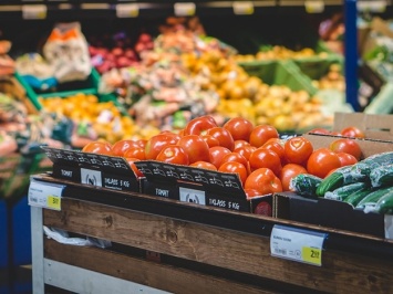 Страшные покупки: в супермаркетах Днепра продают опасные для здоровья продукты