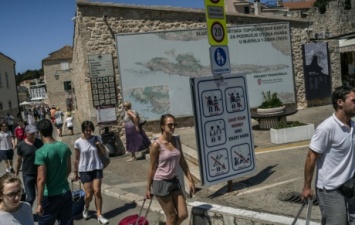 На хорватском острове ввели строгие штрафы для туристов за плохое поведение