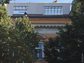 На Дерибасовской незаконно надстраивают памятник архитектуры