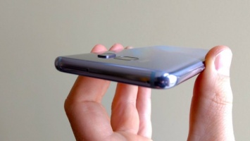 Владелец Galaxy S8 исправил проблему со сканером отпечатков