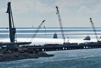 Оккупанты сносят дома и выселяют людей в Крыму из-за строительства моста