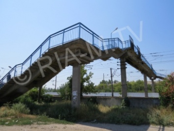 Мост через железнодорожный переезд закроют на ремонт (фото)