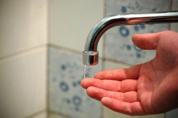 Жители Алчевска требуют воды вместо «говорящего троллейбуса»