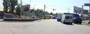 На Пушкинской пробка - девушка за рулем Nissan задела грузовик (ФОТО)