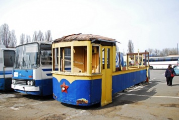 Реставрировать уникальные экспонаты музея общественного транспорта Киева в "Киевпастрансе" доверили работникам СТО