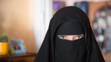 В Калифорнии осудили полицейского, заставившего мусульманку снять хиджаб