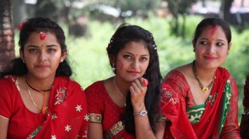 В Непале запретили запирать женщин в сараях во время менструации