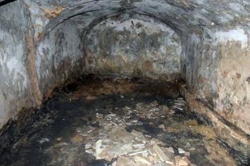 Под Воронцовской колоннадой обнаружили подземелье с фрагментами надгробий с еврейского кладбища