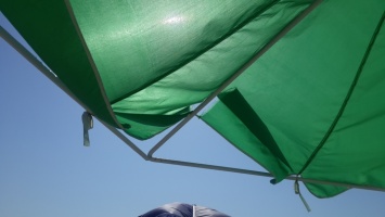 Зонты на пляжах Железного порта бывают разные