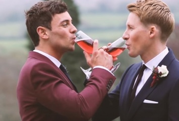 Том Дэйли и Дастин Лэнс Блэк поделились свадебным видео