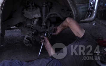 Криворожские волонтеры отремонтировали машину для бойцов из зоны АТО