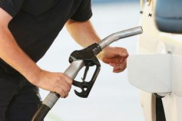 Крымчане не могут заправить автомобили: на полуострове пропал бензин