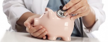 Добропольские врачи просят у местной власти прибавку к зарплате