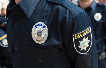 Превращается в старую милицию: в Киеве полицейские "сидя в кустах" проверяли автомобили