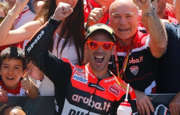 WSBK: Марко Меландри остается с Ducati