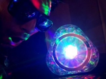 Бумбокс Monster Ravebox поможет устроить вечеринку со светомузыкой