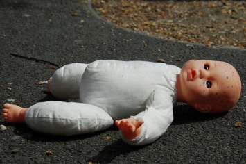 В России у ребенка в пищеводе застряла 5-сантиметровая голова куклы