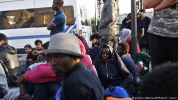 В Париже ликвидирован нелегальный лагерь для беженцев
