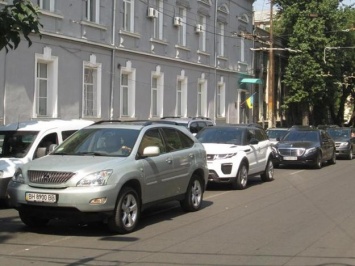 Не проехать: коммунальщики устроили в Одессе масштабные пробки