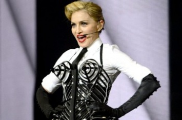 Мадонна отметила день рождения в полупрозрачном платье